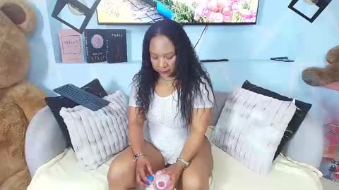 Sharon Noa online show from May 27, 2:47 pm