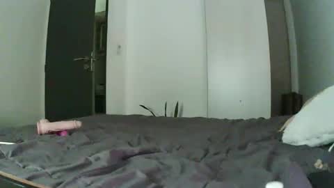 Snapshot of sharonkl chatting on October 20, 10:59 pm Sharon Kleinmann online show from October 20, 10:59 pm