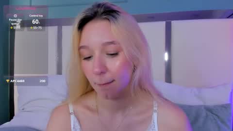 Snapshot of shatall_rouge chatting on February 25, 8:42 pm Shantall online show from February 25, 8:42 pm