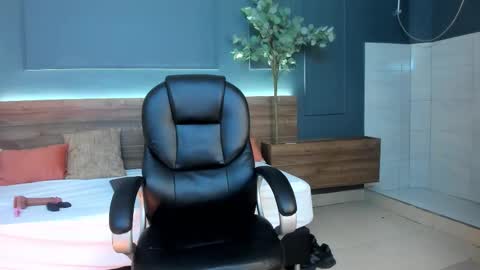 shayla online show from November 5, 3:52 am