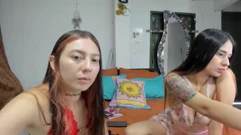 Snapshot of sheandhex chatting on October 22, 6:09 pm katrin and Aaron online show from October 22, 6:09 pm