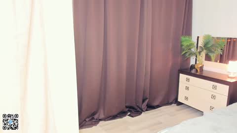 Violet online show from December 24, 1:39 pm