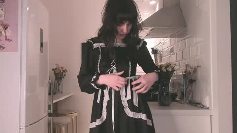 Snapshot of sheeny_shy chatting on December 9, 11:45 pm Chiara online show from December 9, 11:45 pm