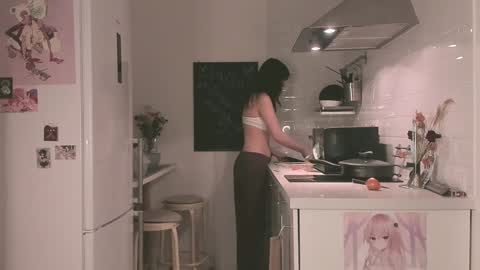 Snapshot of sheeny_shy chatting on December 21, 9:25 pm Chiara online show from December 21, 9:25 pm