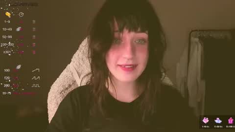Snapshot of sheeny_shy chatting on September 16, 4:54 pm Chiara online show from September 16, 4:54 pm