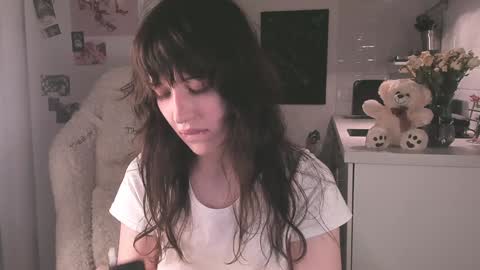 Snapshot of sheeny_shy chatting on December 10, 2:48 am Chiara online show from December 10, 2:48 am