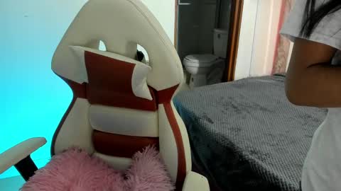 sheilly_brown online show from October 22, 7:15 pm