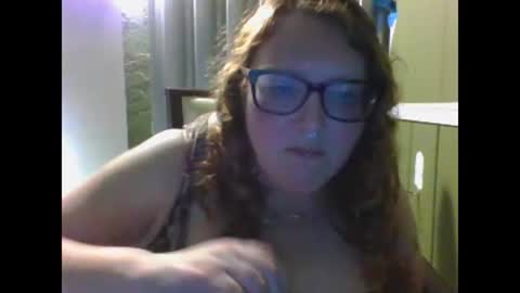 Snapshot of shelbyannn chatting on January 19, 1:53 am Red online show from January 19, 1:53 am