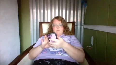 Snapshot of shelbyannn chatting on October 22, 10:33 pm Red online show from October 22, 10:33 pm