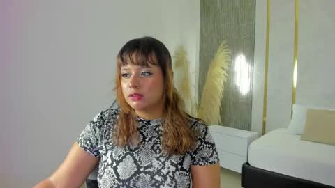 S H E N O A online show from April 27, 12:46 pm