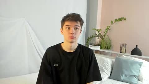 Max online show from February 21, 1:08 am