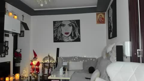 Edaline online show from December 18, 3:40 pm