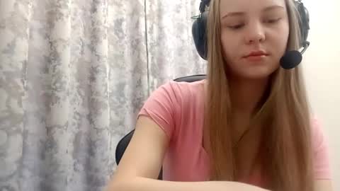 Lisa online show from December 2, 6:22 am