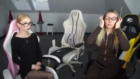 Sheryl online show from October 16, 10:48 am