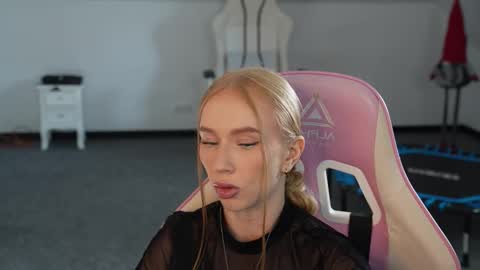 Sheryl online show from October 23, 10:39 am