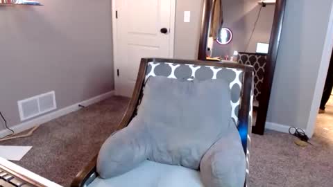 shimmyloe online show from November 17, 9:23 am