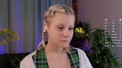 help me reach my first 25 thumbs up online show from November 11, 11:18 pm