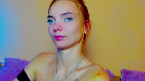 Alexis online show from October 14, 8:01 pm