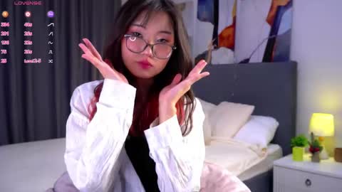 Naomi online show from April 21, 11:06 am