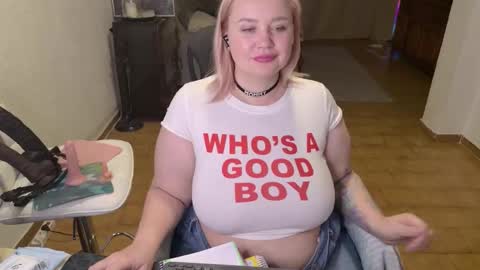 Mimi   online show from March 7, 8:31 pm