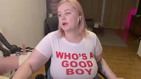 Mimi   online show from February 8, 4:43 pm