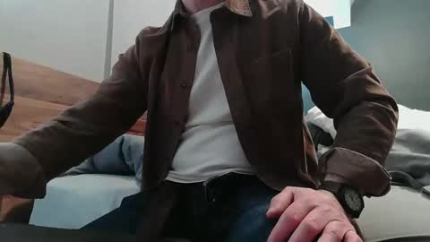 shutterbug989 online show from April 20, 12:35 am