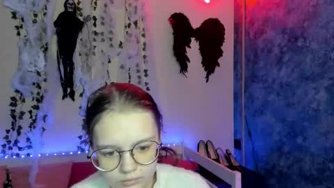 shy_elina01 online show from October 30, 9:21 am