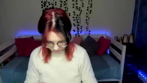 shy_elina01 online show from November 21, 10:35 am