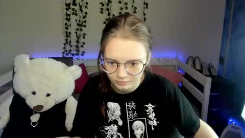 shy_elina01 online show from November 5, 11:01 am