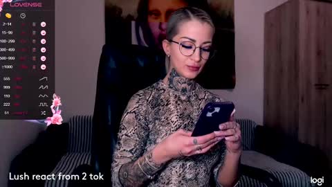 Snapshot of shy_mel chatting on January 16, 3:13 pm Mellllll---- online show from January 16, 3:13 pm