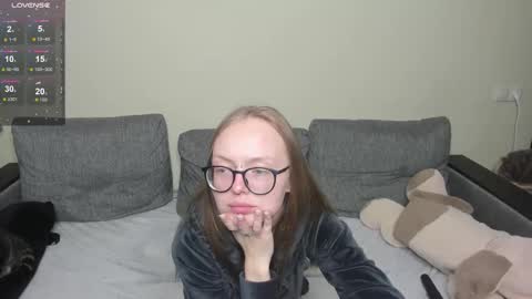 Snapshot of shy_suchka chatting on October 15, 12:03 am Melissa online show from October 15, 12:03 am