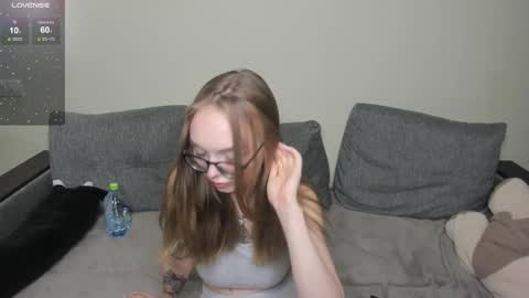 Snapshot of shy_suchka chatting on October 5, 9:22 pm Melissa online show from October 5, 9:22 pm