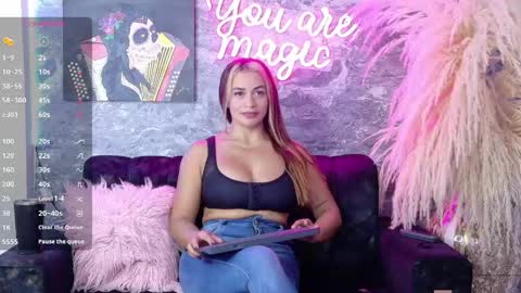 siamarlin online show from May 12, 9:02 pm