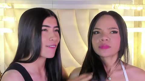 Siara and Zoe tattoo online show from July 6, 11:50 pm