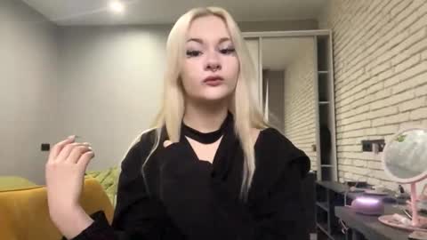 Viki online show from December 17, 12:12 pm