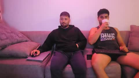 Snapshot of siegfriedll chatting on October 27, 12:43 am gily y pablo online show from October 27, 12:43 am