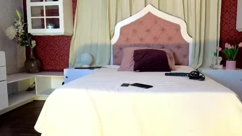 SinnaDark online show from April 20, 11:35 am