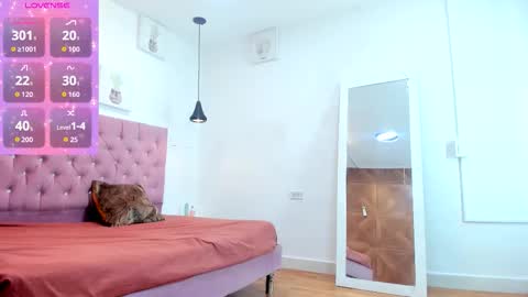 sienna_glow online show from September 9, 1:44 pm