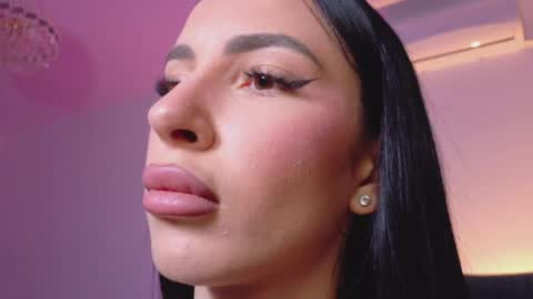 Sienna online show from April 16, 9:39 pm