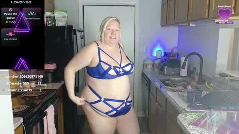 Snapshot of siennaxluxx chatting on October 17, 9:19 pm Sienna Luxx online show from October 17, 9:19 pm