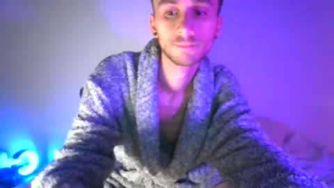 siiimon777 online show from March 23, 3:33 am