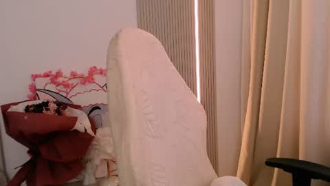 silk_ann online show from June 24, 7:37 am