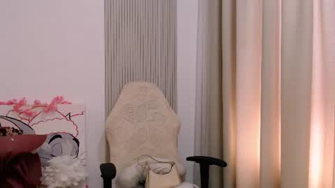 silk_ann online show from July 10, 8:19 am