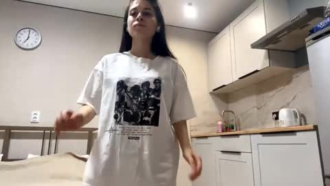 Sophie online show from April 18, 2:41 pm