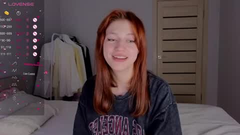 silly___woman online show from May 14, 8:07 pm