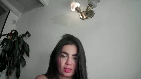 Snapshot of silviecollins chatting on January 29, 2:19 am Silvie online show from January 29, 2:19 am