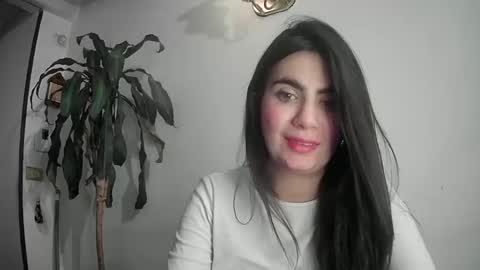 Snapshot of silviecollins chatting on February 25, 1:09 am Silvie online show from February 25, 1:09 am