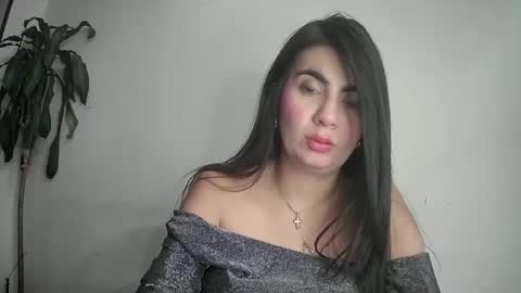 Snapshot of silviecollins chatting on February 20, 11:10 pm Silvie online show from February 20, 11:10 pm