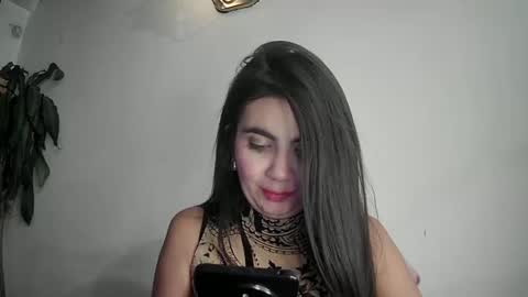 Snapshot of silviecollins chatting on February 16, 10:54 pm Silvie online show from February 16, 10:54 pm