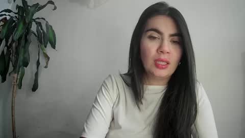 Snapshot of silviecollins chatting on February 24, 9:31 pm Silvie online show from February 24, 9:31 pm